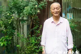 徐州百岁老人热心公益，曾筹建“抗日英雄碑廊”图片