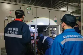 新春走基层|地铁卫士守护市民在苏平安过大年图片