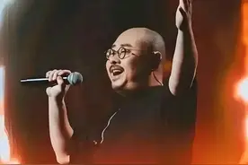 演唱会里的“爸妈”热：情怀消费引领银发经济新潮图片
