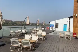 她在崇明创业开的咖啡店火了，最多一天卖出2000杯图片