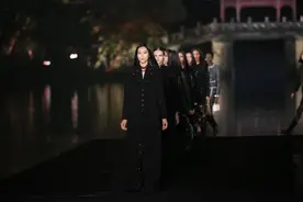 西湖今晚美得全球惊叹！王一博、周迅、刘雯全来了图片