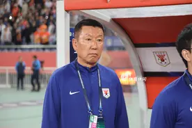 中超第3轮：山东泰山队主场0-3不敌上海申花图片