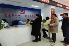 渝北区石船镇：让服务“多跑路” 群众“少跑腿”图片