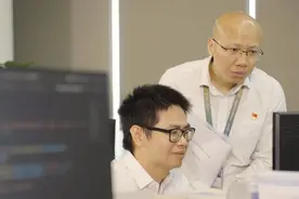 匠心筑梦 向“新”而行｜天翼云科技有限公司段江南荣获“中央企业劳动模范”称号图片