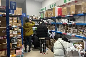 快递新规实施一周，“是否需要送货上门”引热议图片