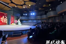 九九重阳，来南京剧场看戏过节图片