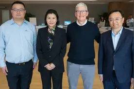 库克现身上海！与郑恺“外滩偶遇”，还见了王传福图片