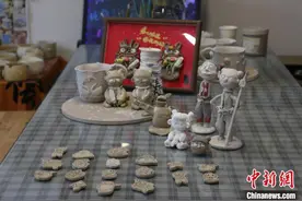 中国年轻人打卡体验课 “轻触”传统文化图片
