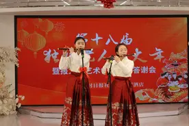 双胞胎姐妹花一起演节目赢得大家好评图片