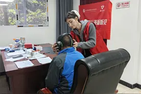 “悦耳”行动 把老兵“心头事”办成“幸福事 ”图片