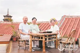 “喜剧大师”陈佩斯来泉演出：为世遗泉州频频“点赞”图片