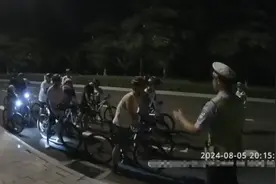 城市骑行团事故频发引关注，多地警方整治“暴骑”乱象图片