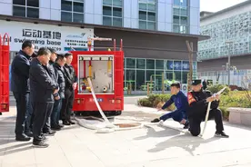 青岛西海岸新区辛安街道购买两辆消防车筑牢消防防线图片