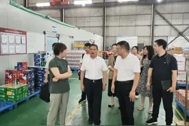 李国兴到省供销江南公司调研图片