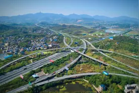 双向“四改八”！武黄高速通车时间定了图片