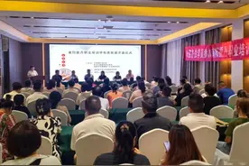 南阳市卧龙区：中医夜校免费培训 助力群众素质提升图片