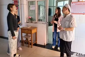 日照大学科技发展集团：热心学生捡手机   楼管接力寻失主图片
