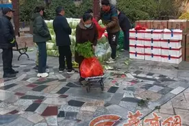 别人家的小区！翡翠城小区业委会给业主发年菜啰图片