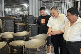 镇远农商银行：助力90后小伙传承非遗铁锅铸造技术图片