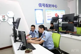 安徽合肥：“绿波带”启用  多条道路可一路绿灯图片