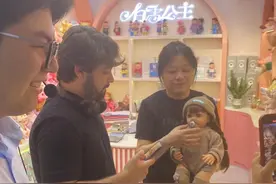 被义乌市场“热情”感染，巴西记者团在义为万里外的家乡“带货”图片