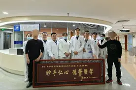 持续腹痛腹胀一周，肿瘤把大伯肠子堵掉了……图片