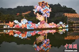 （新春走基层）广州开启超级灯会与水上花市迎蛇年新春图片
