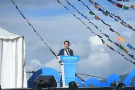 李敬泽：“音乐与诗歌犹如精神之盐在这片大地撒入我们的生活”｜诗乐盐源图片