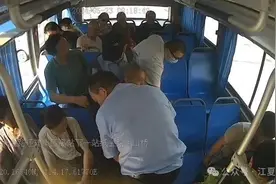 揪心！928公交上一段21秒的视频火了！图片