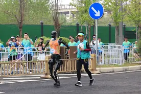 人形机器人首跑半马，离商业化还有多远？｜周一健图片
