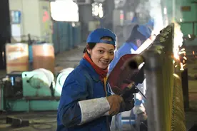 工匠汇·第四届“四川工匠”｜唐成凤：巾帼巧手练技艺图片