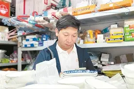 杂货铺老板的“凡人义举”：四年无偿制作上万条寻亲视频图片