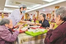 重庆养老产业三问图片