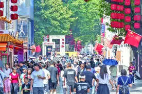 20亿人次出行背后的国庆新趋势 出境游王者回归，“慢充式旅游”兴起图片