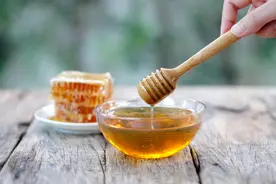 润燥止咳，来勺蜂蜜？可惜很多人都没有吃对……图片