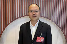 省人大代表杨松：深化山区海岛县紧密型医共体改革图片