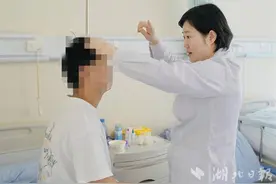 小伙眼眶内长了肿瘤，医生妙手“拆弹”解危机图片