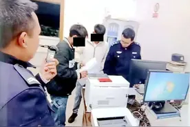 路窄两车难行互不相让，男子竟然动手图片