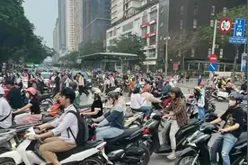 “工厂租金比东莞还贵，工人工资翻倍！”中企在越南“弯腰就挣钱”的时代过去了图片