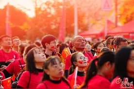 重走红军走过的路 千余名徒步爱好者穿行永州图片