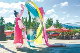 英山县黄梅戏剧团开展文化下乡戏曲表演活动图片