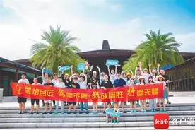 海南省政协委员崔坤玄：玩法上新，定制旅游有前景图片