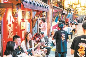 成都消费市场持续“热辣滚烫”图片