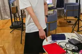 “听到女主播说谢谢榜一大哥，很上头”一男子盗刷老板7万打赏女主播图片