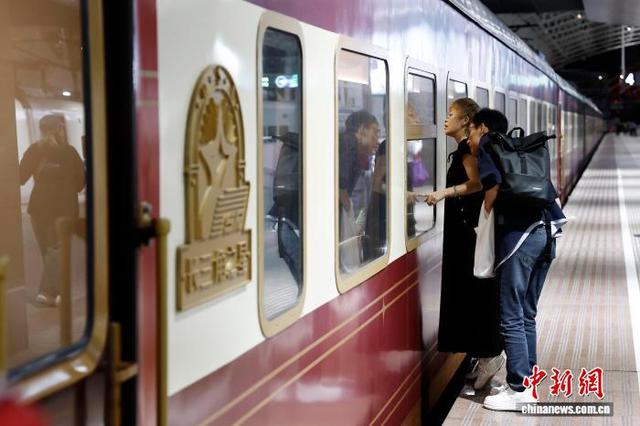 “长三角之星”旅游列车开启首次试运营 5月19日将从上海启程前往新疆