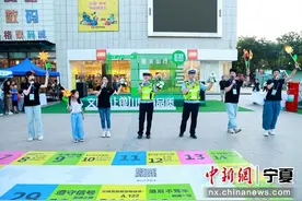 宁夏银川：倡导文明出行 打造城市文明“流动风景线”图片