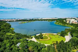 【视频】云游记｜白云湖、白云湖公园、白云湖数字科技城：公园景美碧波荡漾，湖畔数创未来可期图片