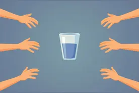 夜间睡眠中突然惊醒，感觉异常口渴，是怎么回事？图片