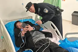 旅客醉酒倒地昏迷，北京丰台站民警闻讯及时送医急救图片