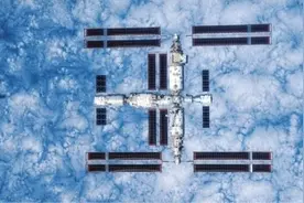 航天科普作家郭睿、高芫赫：中国空间站会“越住越大”图片